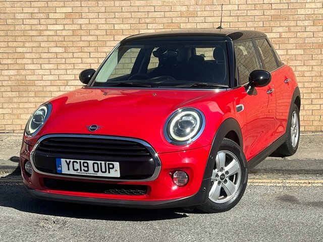 Mini Hatch 2019 1.5 Cooper Classic Hatchback Manua YC19OUP Red #3
