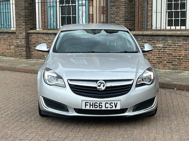 Vauxhall Insignia 2016 1.6 Cdti Ecoflex Design Hatchback FH66CSV Silver #2