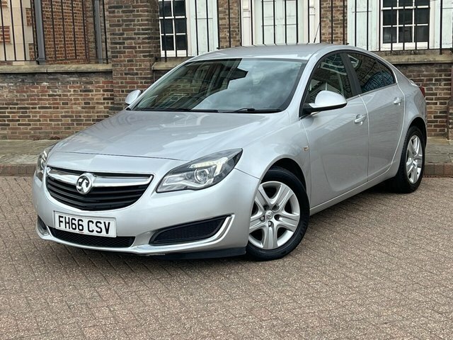 Vauxhall Insignia 2016 1.6 Cdti Ecoflex Design Hatchback FH66CSV Silver #3
