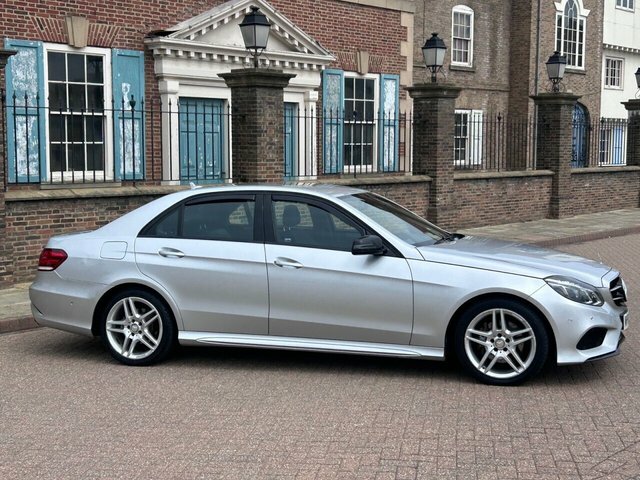 Mercedes-Benz E Class 2016 2.1 E220 Bluetec Amg Night Edition Saloon S7CXL Black #2