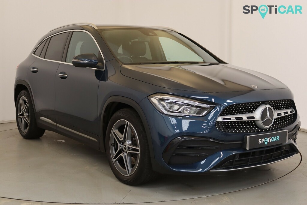 Mercedes-Benz GLA Class Gla 180 Amg Line Premium Blue