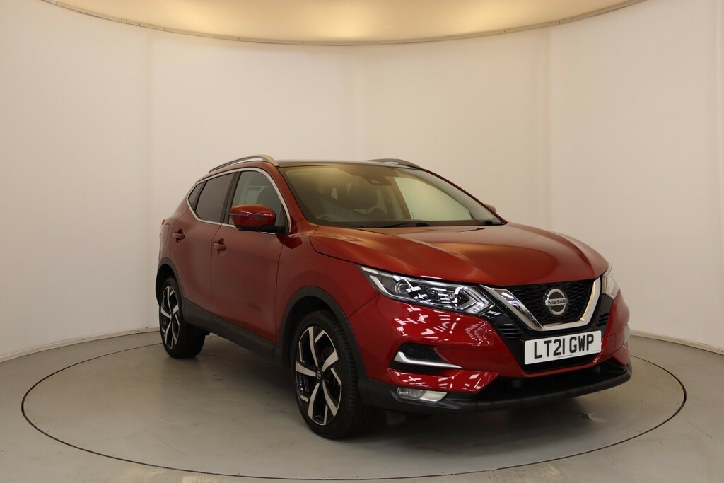 Nissan Qashqai N-motion Dig-t S-a Red