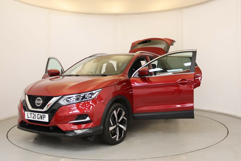 Nissan Qashqai N-motion Dig-t S-a LT21GWP Red #6