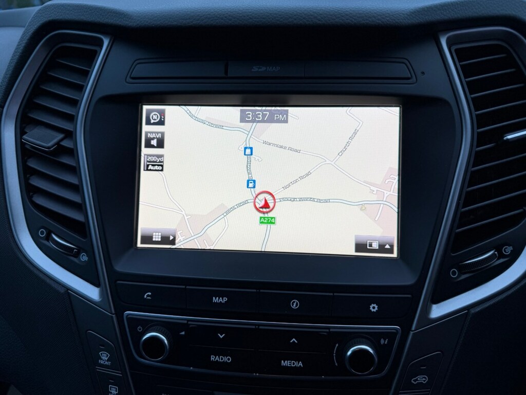 Hyundai Santa Fe 2.2 Crdi Blue Drive Premium 5 Seats White #5