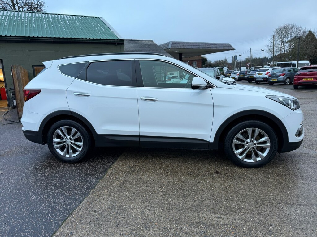 Hyundai Santa Fe 2.2 Crdi Blue Drive Premium 5 Seats White #2