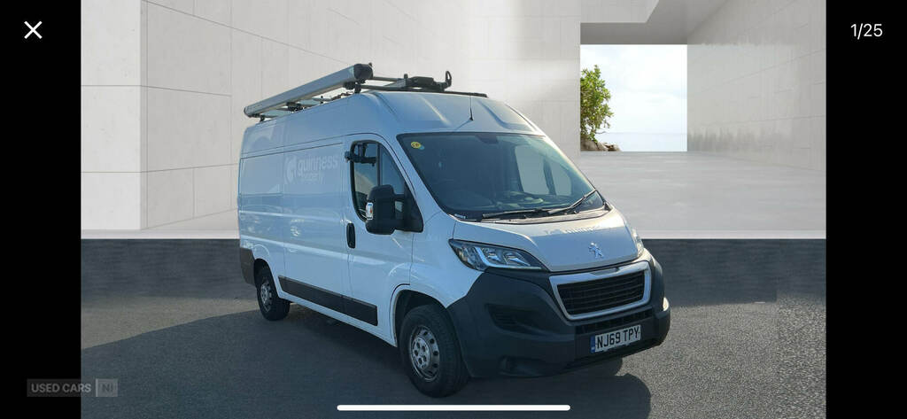 Peugeot Boxer 2.2 Bluehdi H2 Professional Van 140Ps White