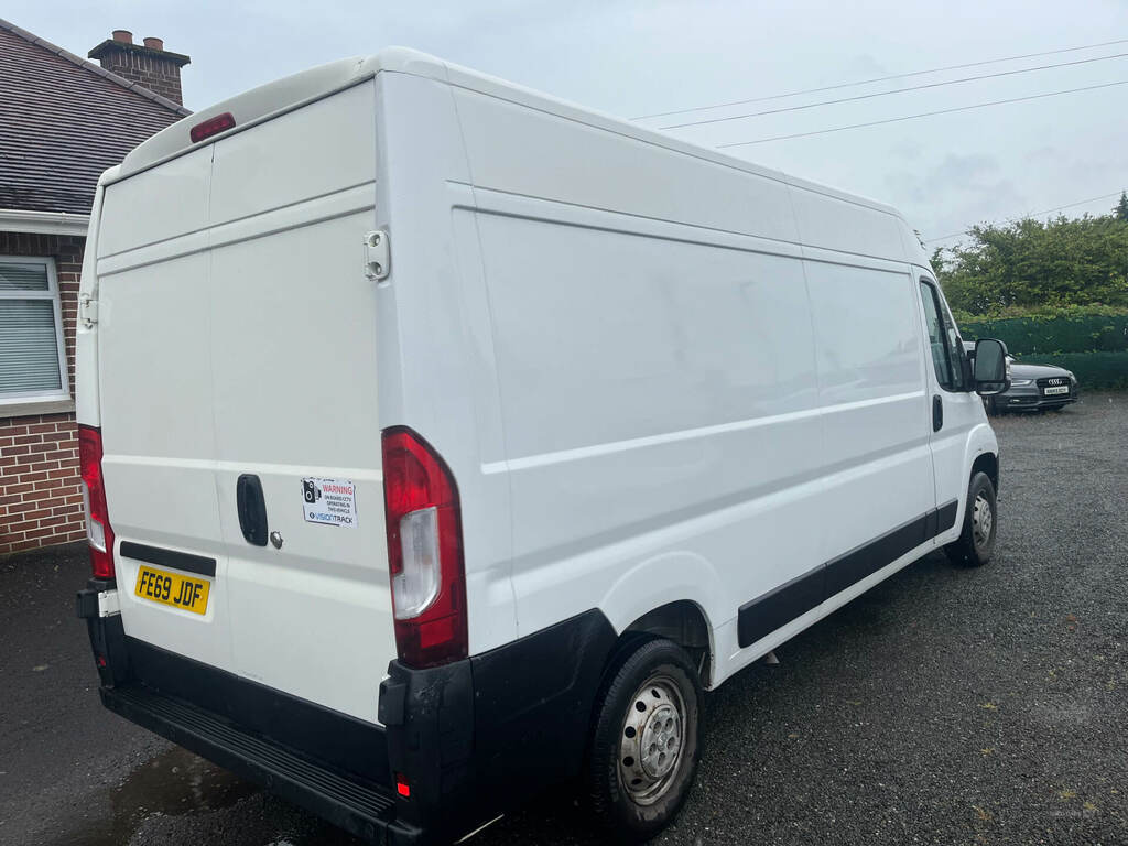 Peugeot Boxer 2.2 Bluehdi H2 Professional Van 140Ps White #3