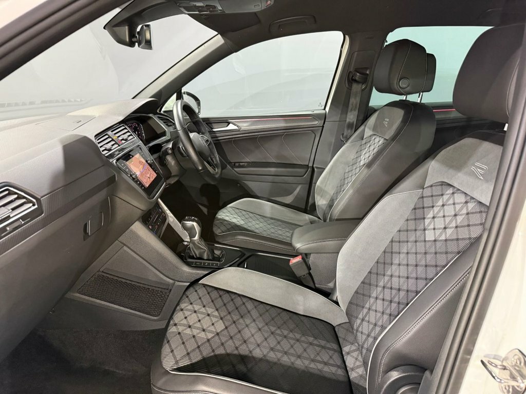 Volkswagen Tiguan 1.5 Tsi R-line Suv Dsg Euro 6 Ss 15 SE70AMO White #6