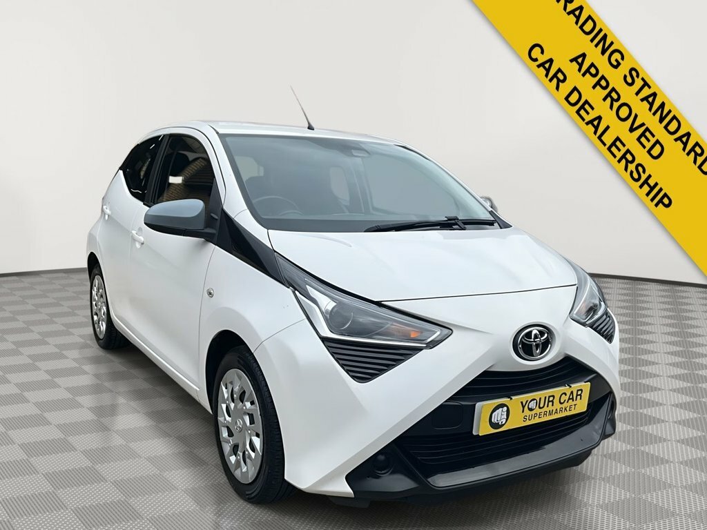 Toyota Aygo 1L X-play AU71XJF White #2
