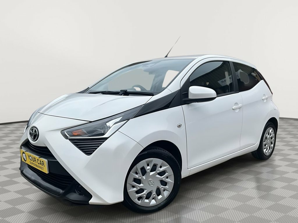Toyota Aygo 1L X-play AU71XJF White #3
