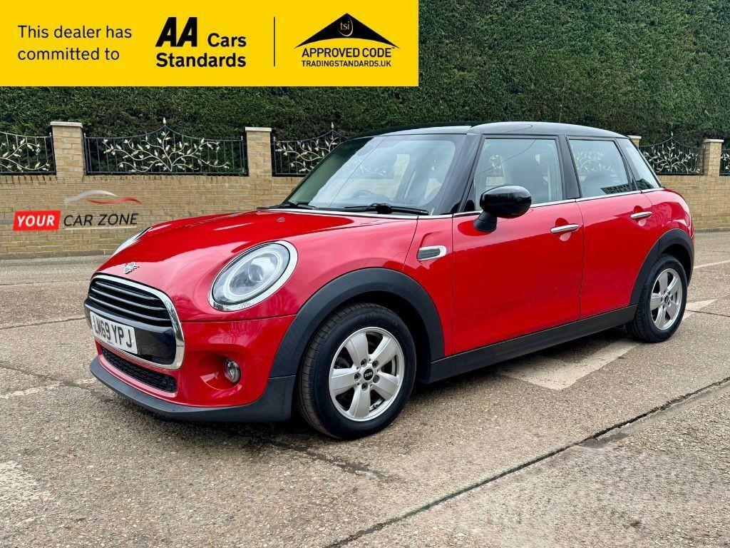 Mini Hatch 1.5 Cooper Classic Hatchback Red