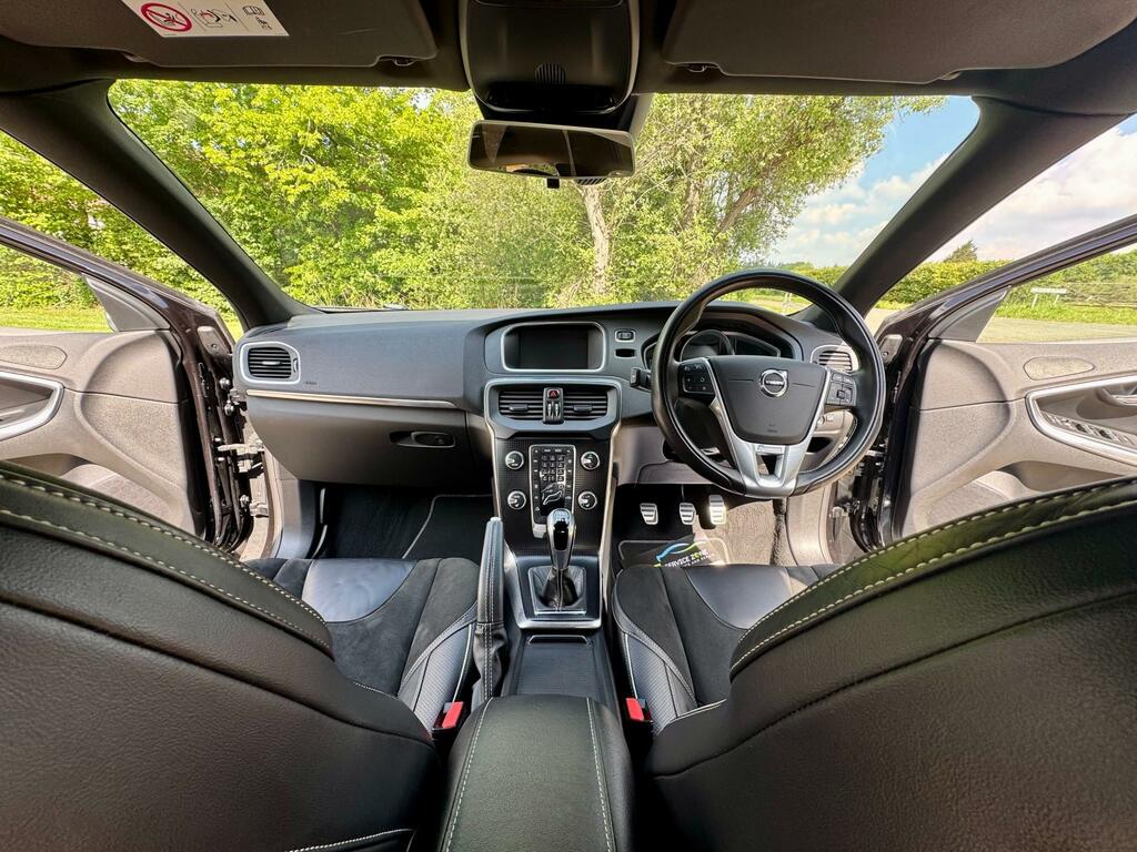 Volvo V40 2.0 D2 R-design Nav Plus Hatchback YE17UOT Black #2