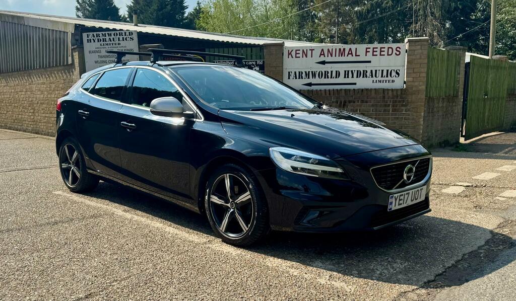 Volvo V40 2.0 D2 R-design Nav Plus Hatchback YE17UOT Black #3