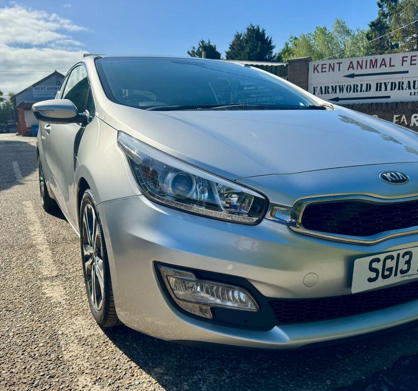 Kia Proceed Hatchback 1.6 Crdi Ecodynamics Se 201363 Orange #34