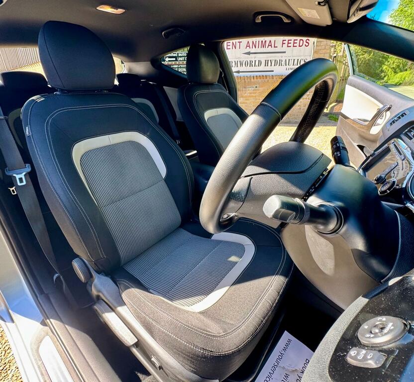 Kia Proceed Hatchback 1.6 Crdi Ecodynamics Se 201363 Orange #8