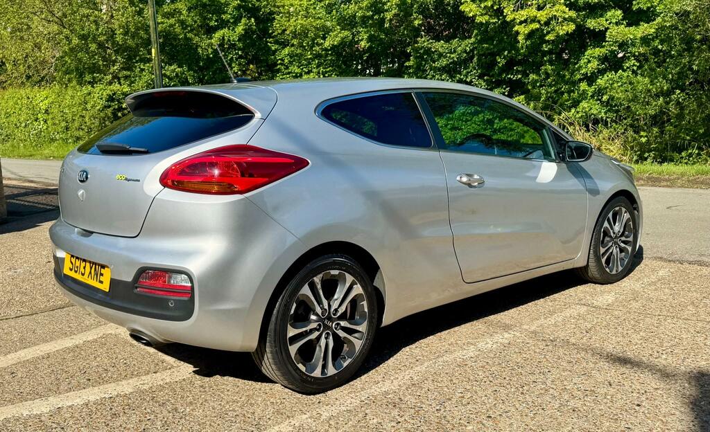 Kia Proceed Hatchback 1.6 Crdi Ecodynamics Se 201363 Orange #45