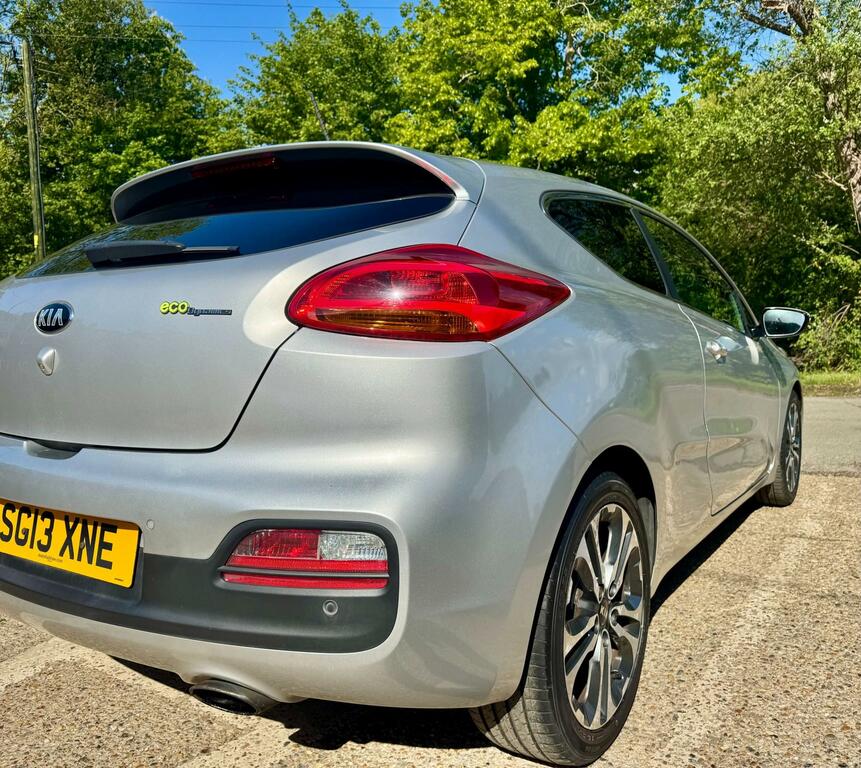 Kia Proceed Hatchback 1.6 Crdi Ecodynamics Se 201363 Orange #16