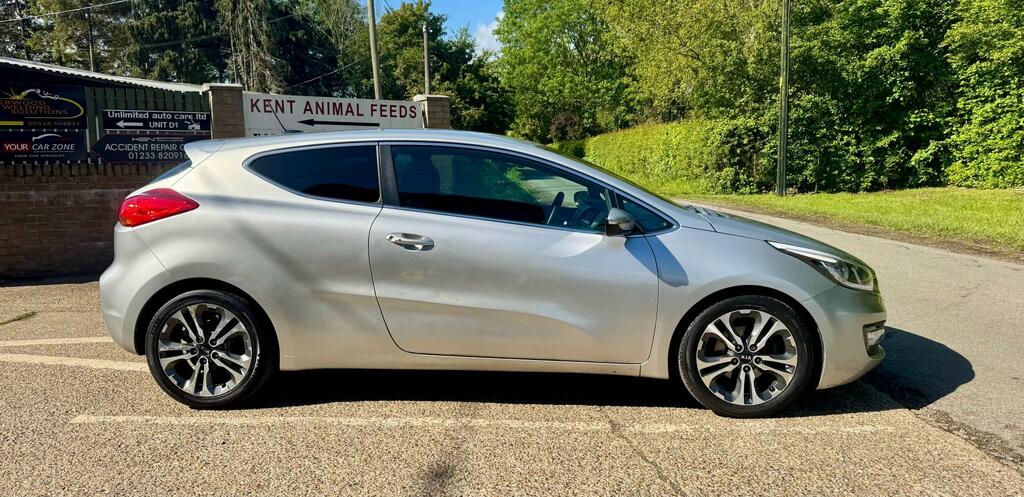 Kia Proceed Hatchback 1.6 Crdi Ecodynamics Se 201363 Orange #15