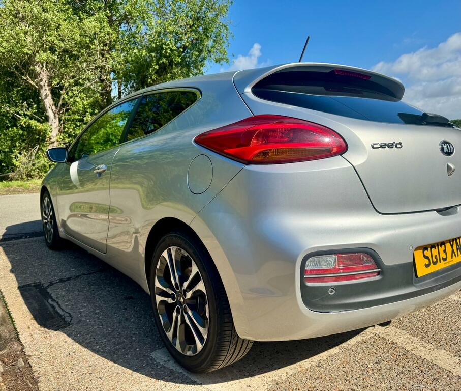 Kia Proceed Hatchback 1.6 Crdi Ecodynamics Se 201363 Orange #47