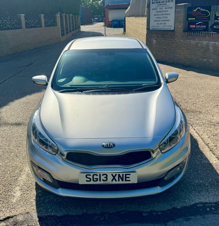 Kia Proceed Hatchback 1.6 Crdi Ecodynamics Se 201363 Orange #33