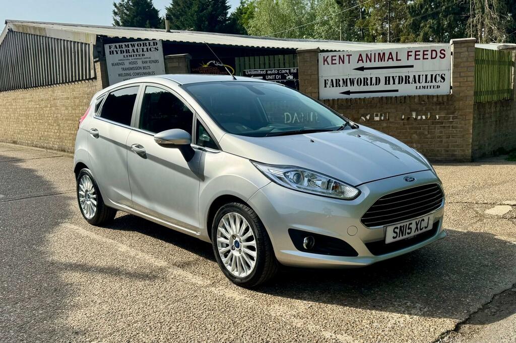 Ford Fiesta 1.0T Ecoboost Titanium Hatchback SN15XCJ Silver #4