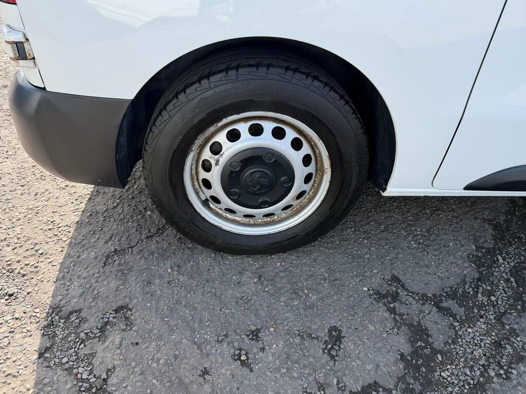 Vauxhall Vivaro 2700 1.5D 100Ps Dynamic L1 DE71VOK White #6
