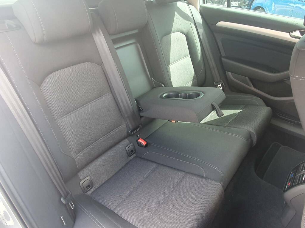Volkswagen Passat Se Business Tdi Dsg 2.0 150Ps Silver #4