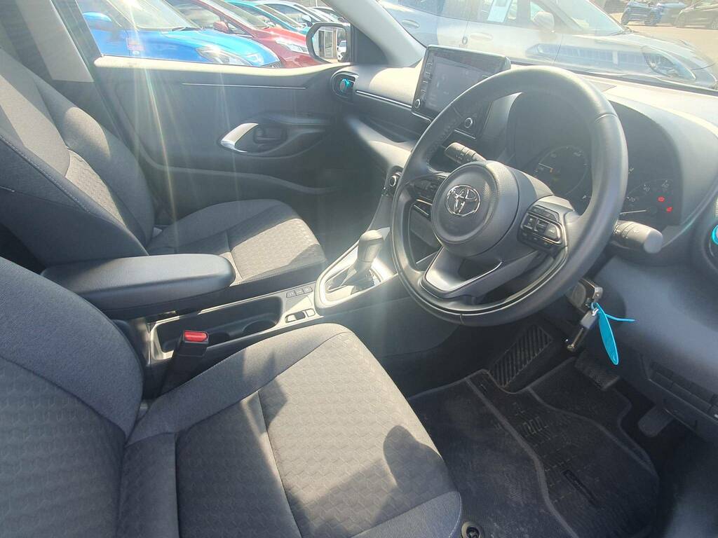 Toyota Yaris Icon Fhev 1.5 116Ps FG72GYF Grey #2
