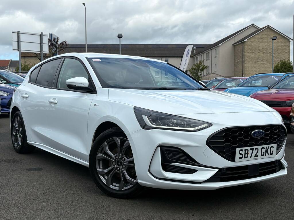 Ford Focus 1.0T Ecoboost St-line Hatchback White