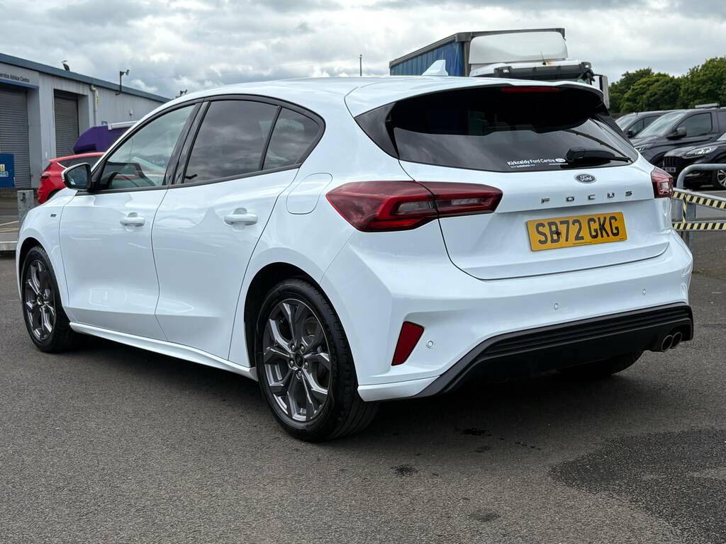 Ford Focus 1.0T Ecoboost St-line Hatchback SB72GKG White #5