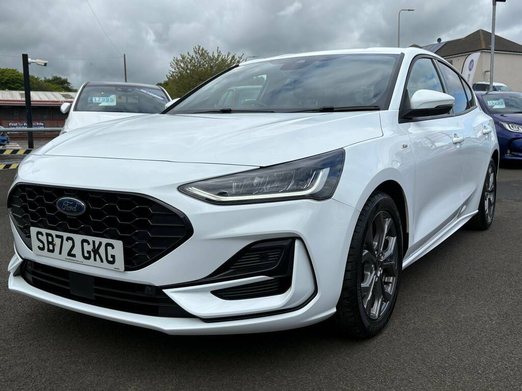 Ford Focus 1.0T Ecoboost St-line Hatchback SB72GKG White #3