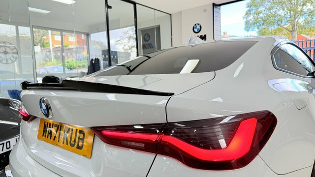 BMW 4 Series 2.0 420D Mht M WN71KUB White #4
