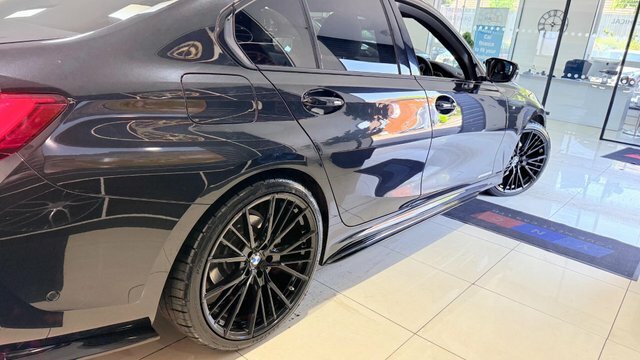 BMW 3 Series 2.0 320I M Sport HT21URX Black #4