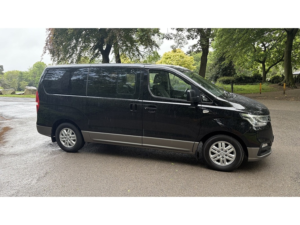 Hyundai I800 2.5 Crdi Se Mpv Euro 6 170 Ps Black