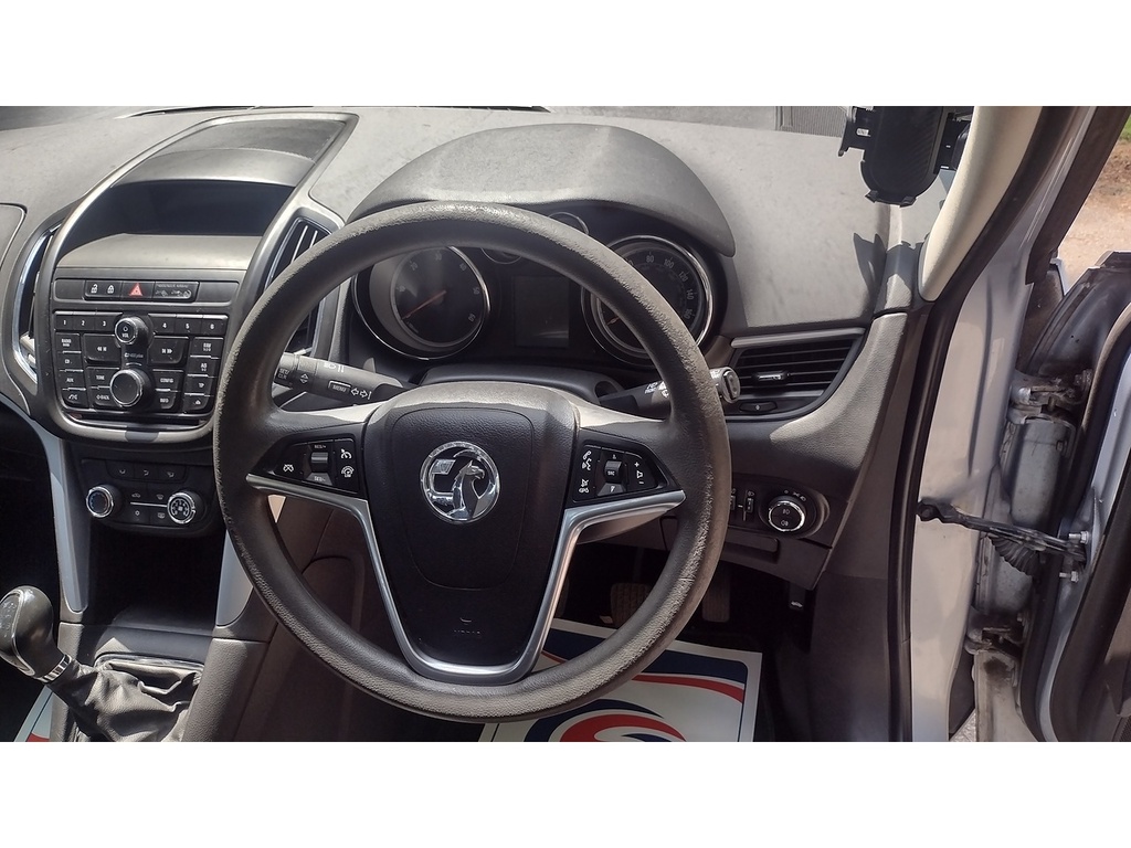 Vauxhall Zafira Tourer Cdti Exclusiv BN15FWY Silver #4
