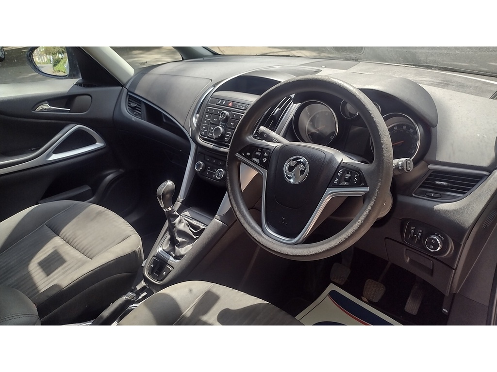 Vauxhall Zafira Tourer Cdti Exclusiv BN15FWY Silver #5