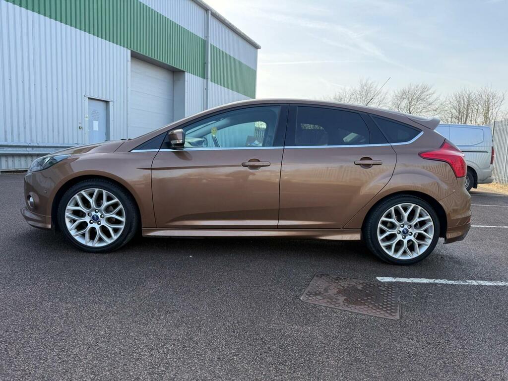 Ford Focus Hatchback 1.6 Tdci Zetec S Euro 5 Ss 2014 FN64WYP Brown #5