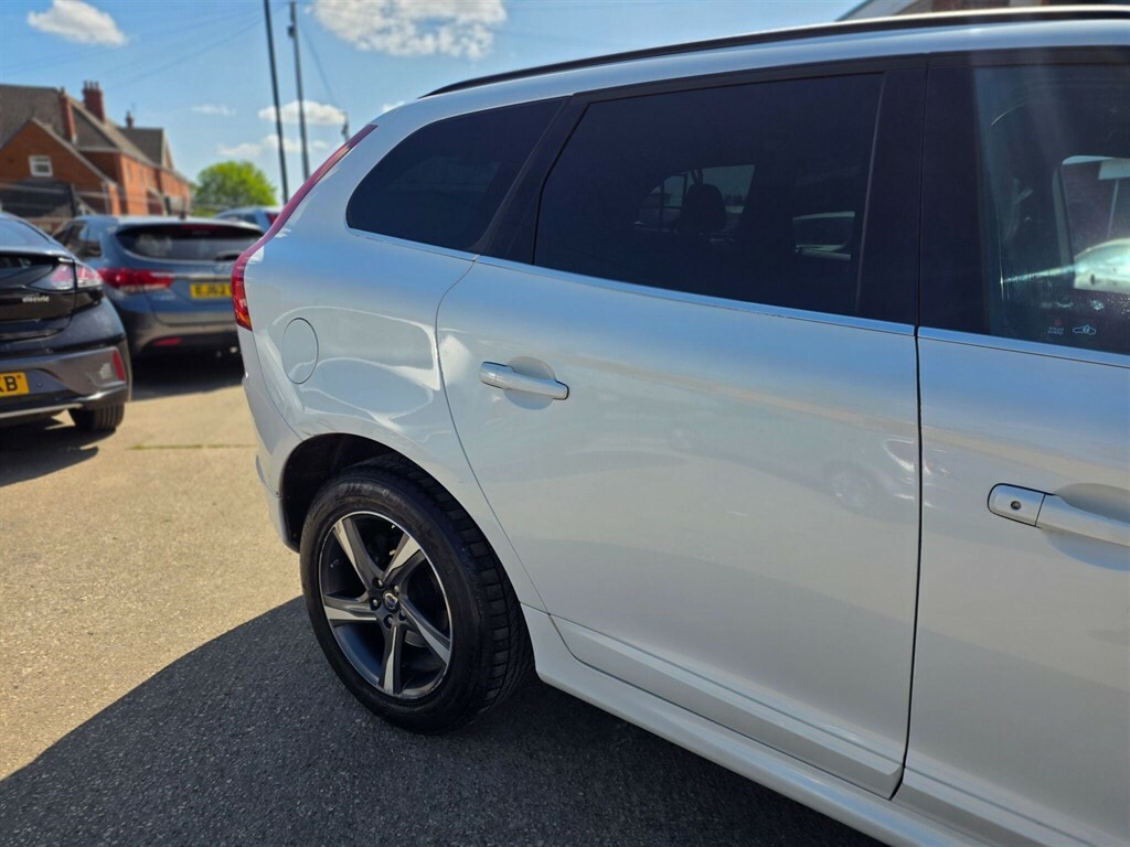 Volvo XC60 2.0 D4 R-design Euro 6 Ss IRZ3643 White #3