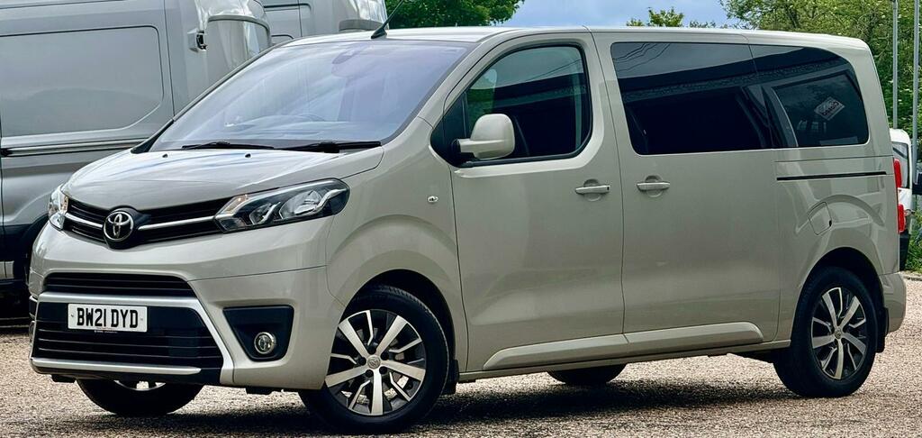 Toyota Proace Verso 2.0D Family Medium Mpv Mwb Euro 6 Ss Silver