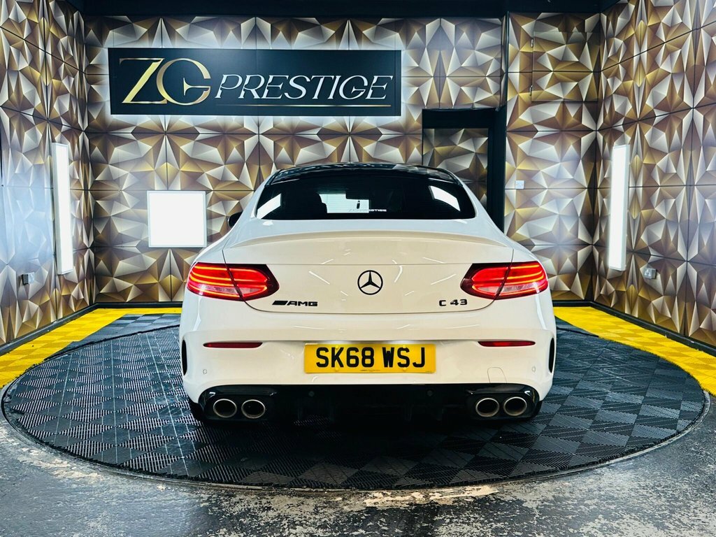 Mercedes-Benz C Class 3L Amg SK68WSJ White #4