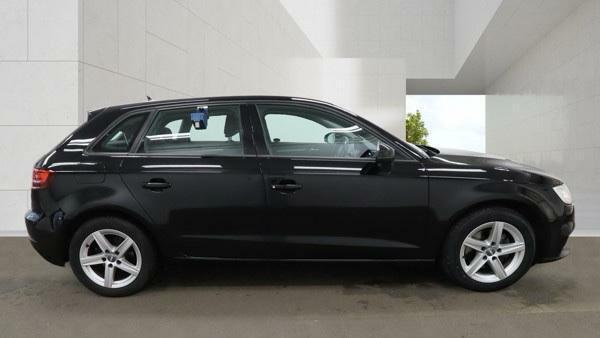 Audi A3 1.0 Tfsi 30 Se Technik Sportback Euro 6 Ss YC68YED Black #4