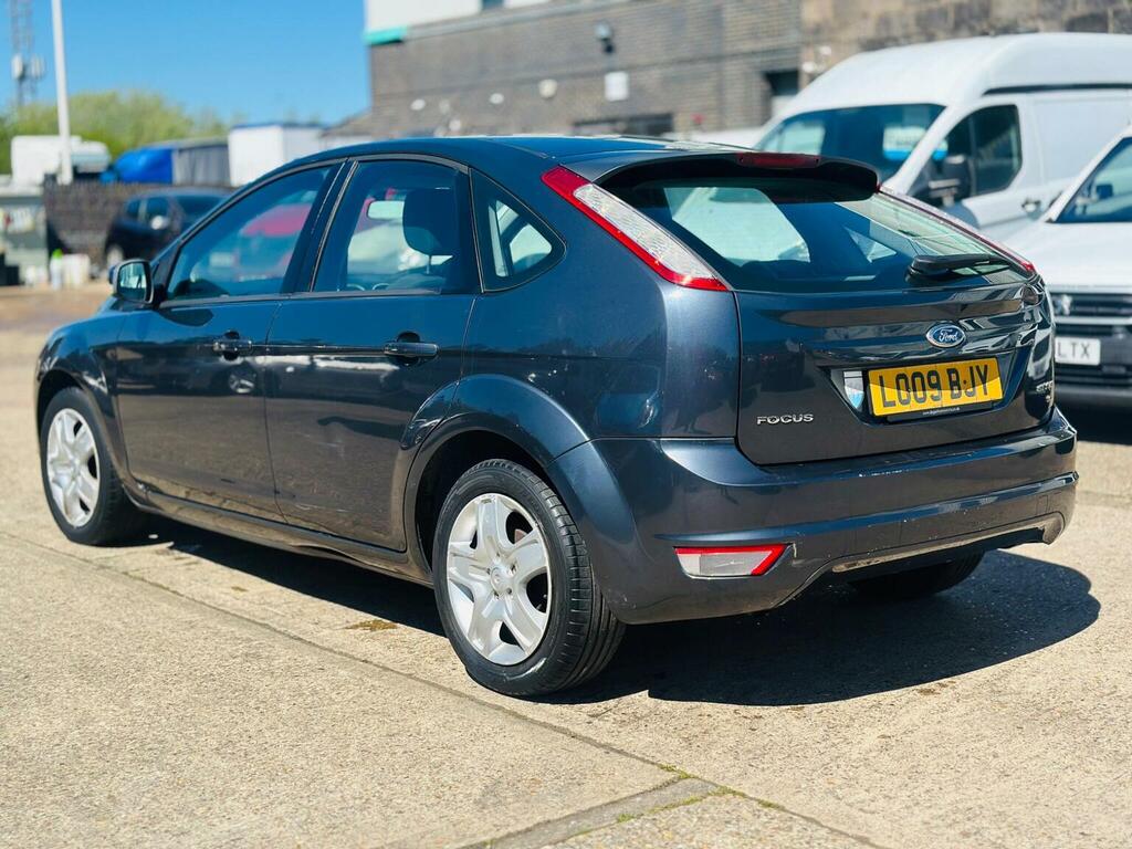 Ford Focus Hatchback 1.6 Style 200909 LO09BJY Grey #3