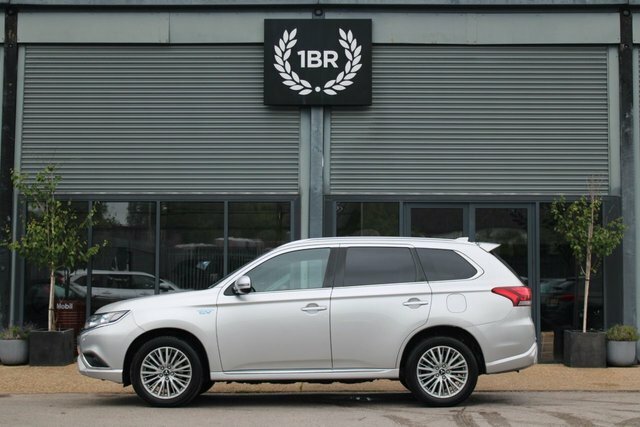 Mitsubishi Outlander 2.4H Twinmotor 13.8Kwh Dynamic Safety Suv Petr WT69GVF Silver #4