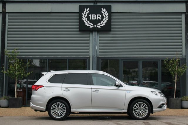 Mitsubishi Outlander 2.4H Twinmotor 13.8Kwh Dynamic Safety Suv Petr WT69GVF Silver #3