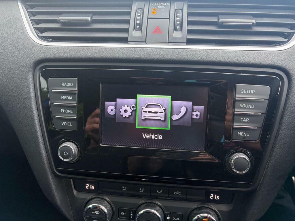 Skoda Octavia 1.6 Tdi Elegance Euro 5 Ss Grey #11