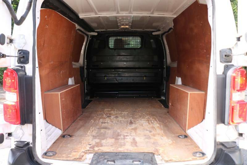 Toyota PROACE 1.5D Active Panel Van White #14