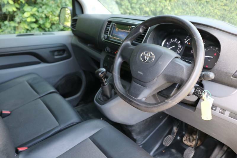 Toyota PROACE 1.5D Active Panel Van White #10