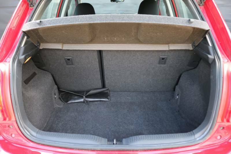 Toyota Auris 2.2 D-4d Sr 180 White #18