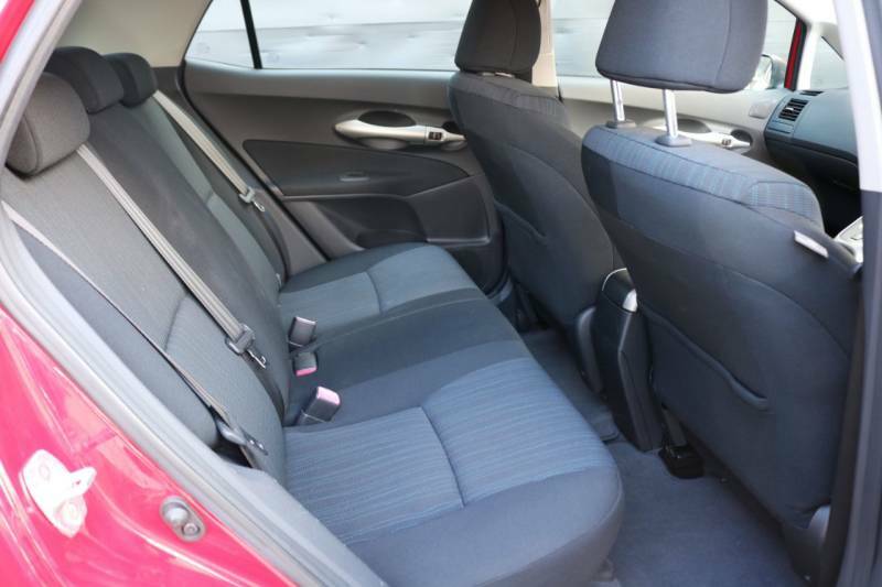 Toyota Auris 2.2 D-4d Sr 180 White #11