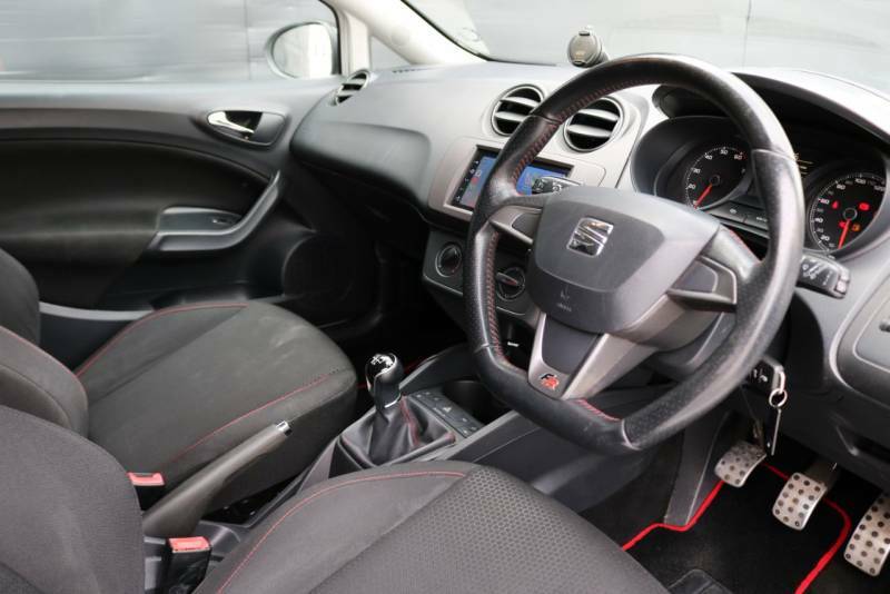 Seat Ibiza 1.2L Tsi Fr 104 Bhp White #9